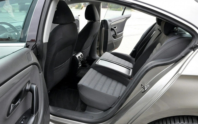 Volkswagen Passat CC cena 31900 przebieg: 247214, rok produkcji 2010 z Gołańcz małe 781